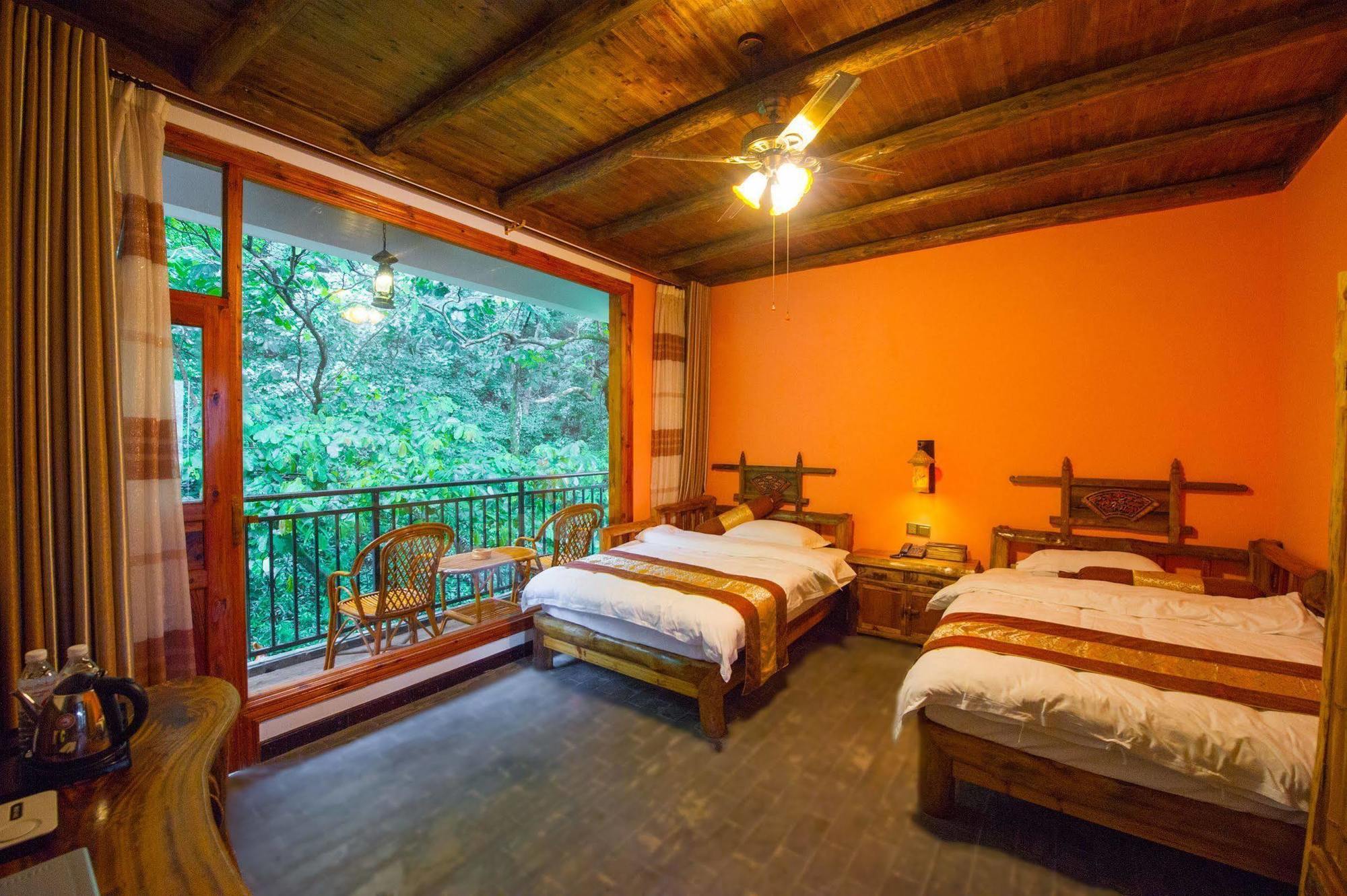 Отель Yangshuo Scenic Mountain Retreat Экстерьер фото