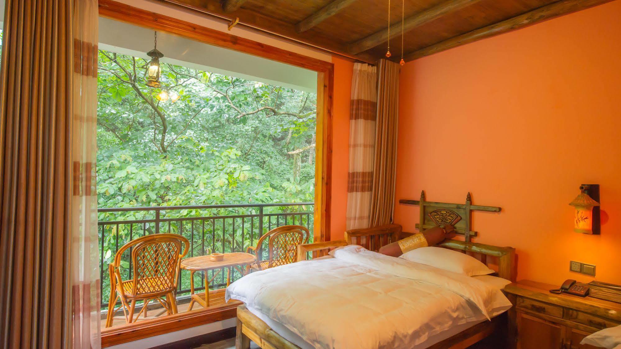 Отель Yangshuo Scenic Mountain Retreat Экстерьер фото