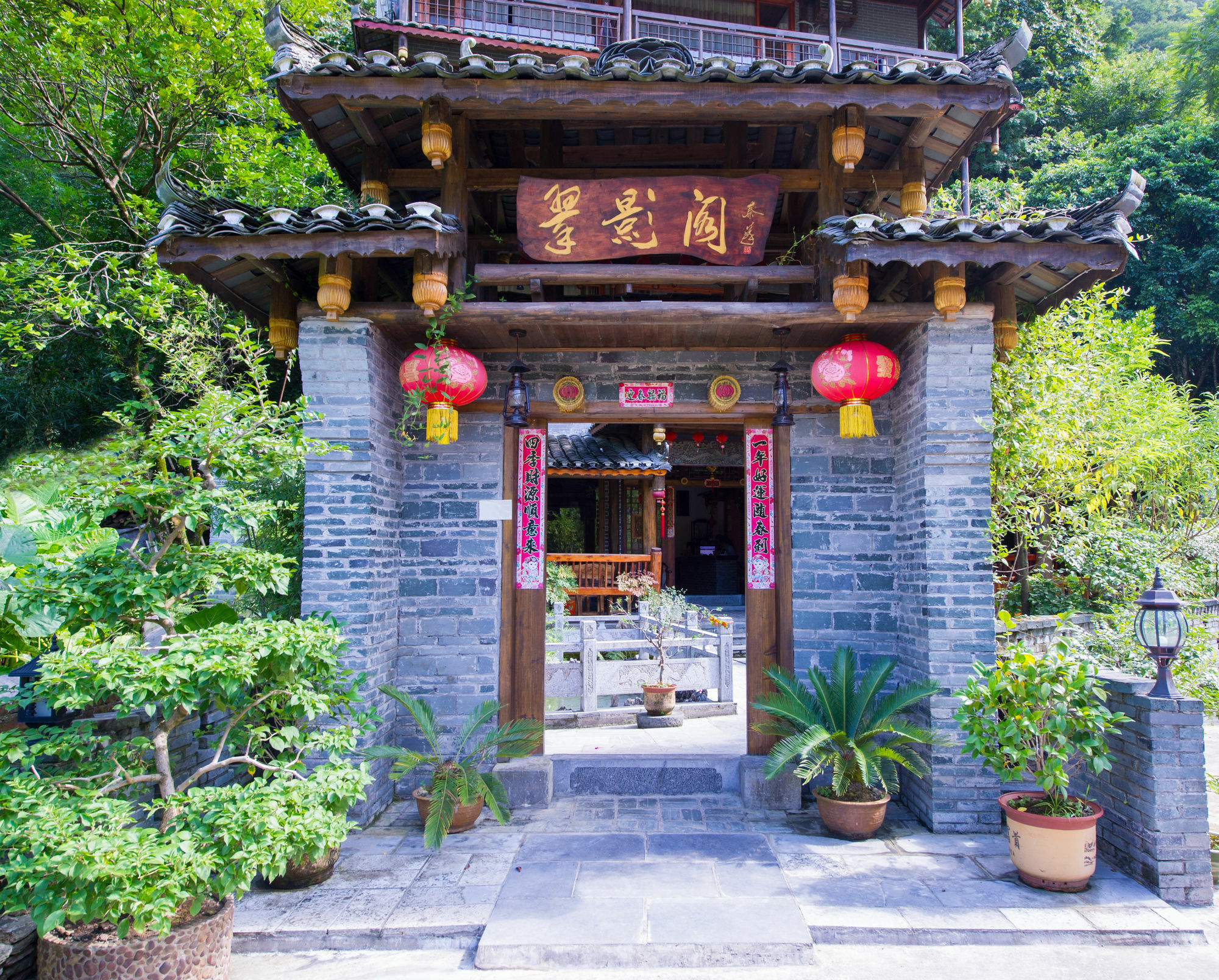 Отель Yangshuo Scenic Mountain Retreat Экстерьер фото